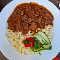 Rindfleisch mit Nockerln