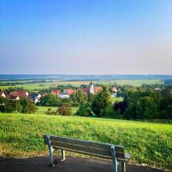 Bank mit Aussicht nach Rosswangen