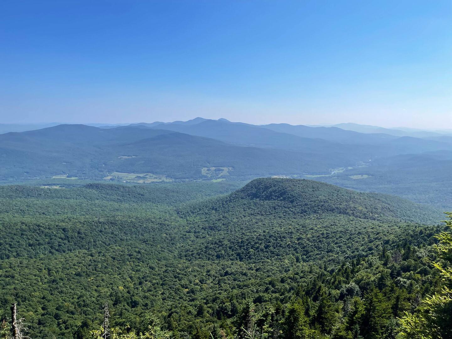 Vue du Mont Sutton ( Round top)