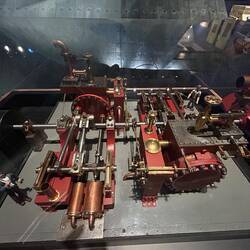 This model depicts two x 2-cyl horizontal back-acting steam engines