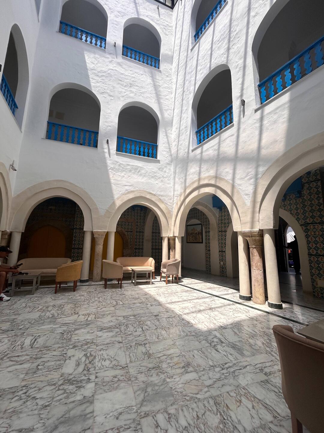 Hôtel dans la médina . Ancienne demeure traditionnelle