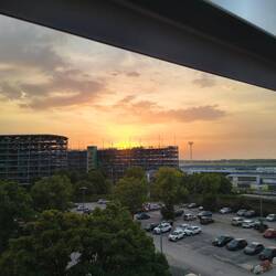Ein Sonnenuntergang auf dem oberen Deck von Parkhaus 5. Man muss aus allem das Beste machen