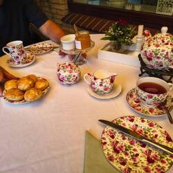 Teatime.Ob Nord, ob Süd, ob Ost, ob West: to Hus is Allerbest!
