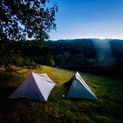 We can confirm you can use a stick instead of poles to hold up your Durston ⛺️