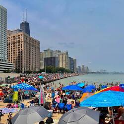 Strandtag mit Flugshow
