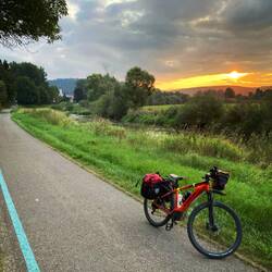Der Radweg folgt der Donau