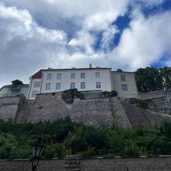 Tallinn hat mächtige Stadtmauern