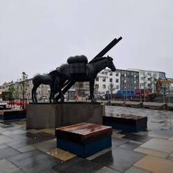 Horse statue near my hotel no sign to explain