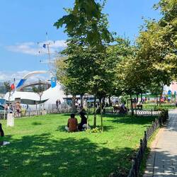 Der Park war voll mit Ausflüglern