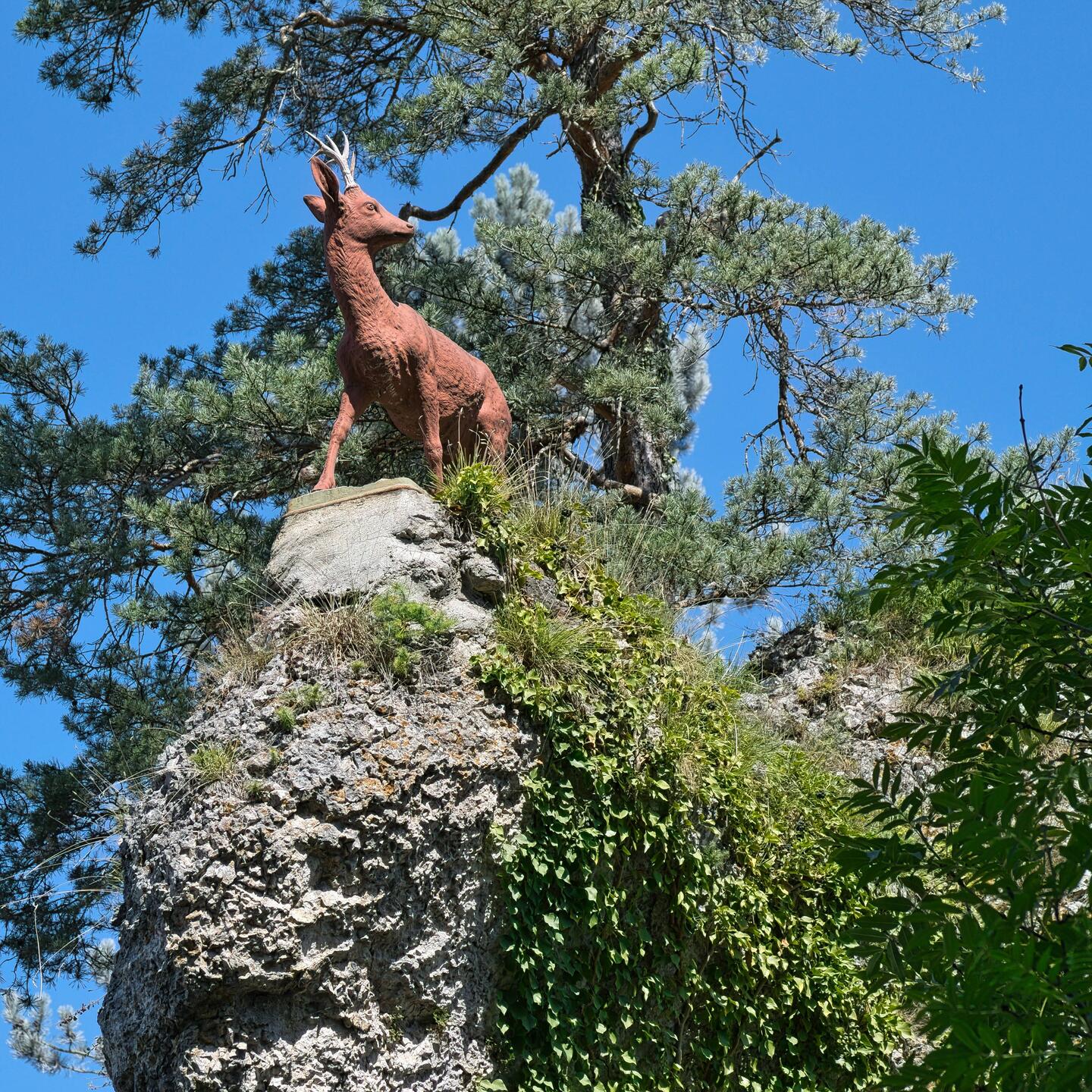 Rehbock-Skulptur