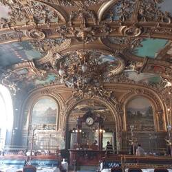 Le Train Bleu.