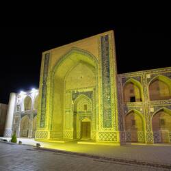 Die Ulugʻbeg Madrasa