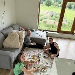 Tisch gab es noch keinen