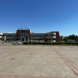 Der neue Bahnhof / New railway station