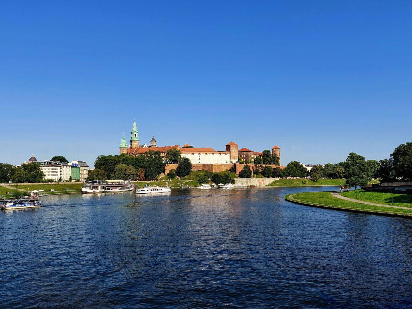 Die riesige Burg Wawel, welche eine der grössten Sehenswürdigkeiten von Krakau ist 🏰