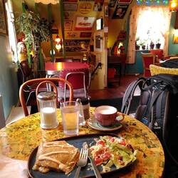 Frühstück im Café Babalú, bevor ich den Mietwagen abhole und es zum Golden Circle geht.