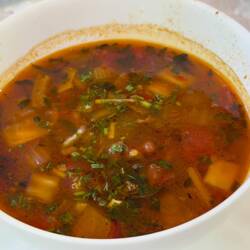 Mampar, eine usbekische Suppe mit Rind