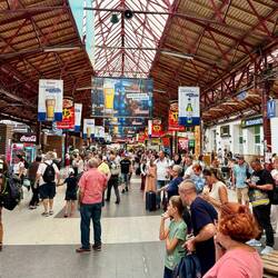 Der Bahnhof wurde in der Zwischenzeit definitiv nicht schöner.