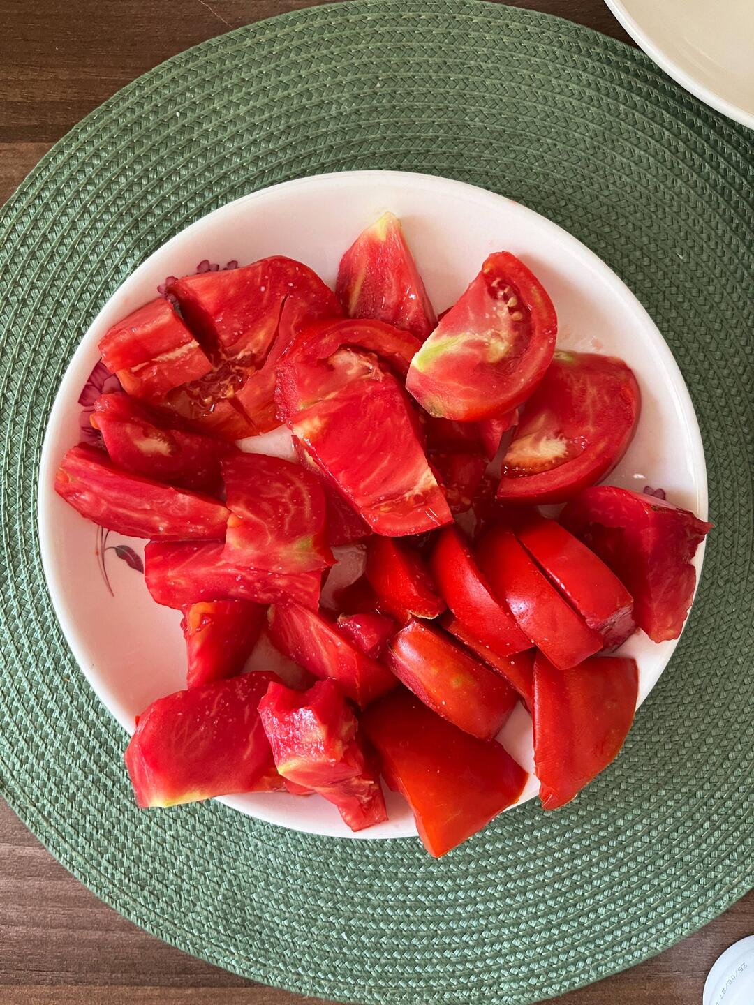 Tomate zum Frühstück - nur eine. 😳