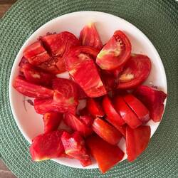 Tomate zum Frühstück - nur eine. 😳
