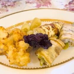 Blumenkohl und gefüllte Pfannkuchen