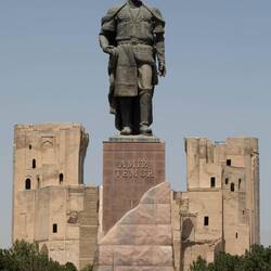 Die Timur Statue von Shakhrisabz