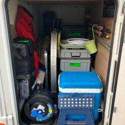 und wieder einräumen. Einzelne Sachen fehlen noch...