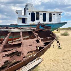 Quel che resta della flotta di pescherecci del lago d'Aral