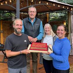 Mit einer riesigen Überraschung für uns!