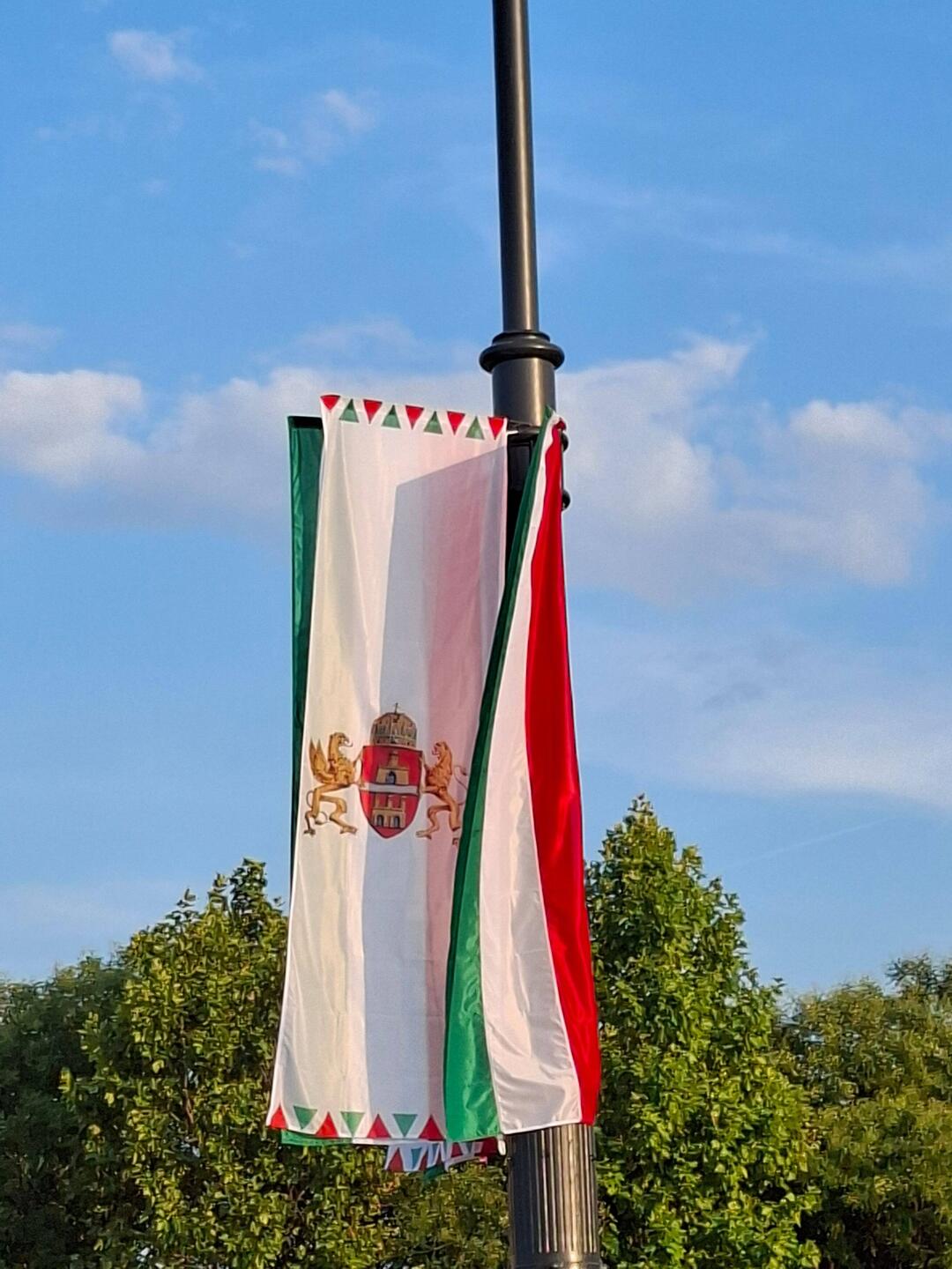Überall wurde beflaggt.