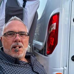 aber es Zigarrli mues no sii😎