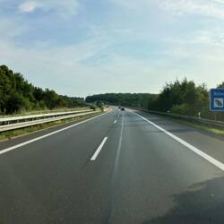 De Tag erwacht und es isch troche