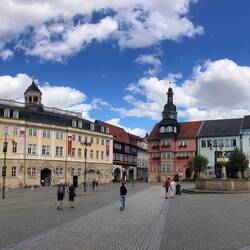 Marktplatz mit Stadtschloss und Rathaus