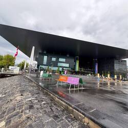 das beeindruckende Kultur- und Kongresszentrum