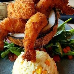 Explosion of tropical flavours: Shrimp in coconut crust. Mango and coconut sauce (in coco-bowl).