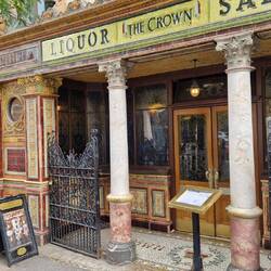 Wahnsinnig alter Pub