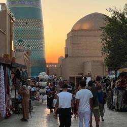 La città è in pieno fermento