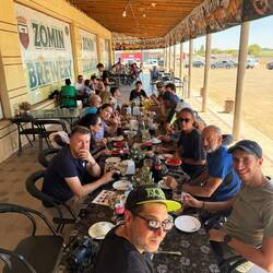 Pausa pranzo nella località di Bo'ston