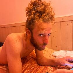 Dan tries a pineapple style in our boudoir