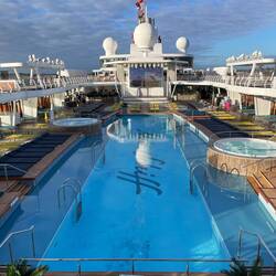 Nichts mehr los auf dem Pooldeck