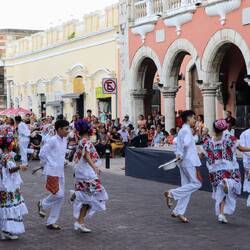 Folklore show by a group of children in front of Merida's Municipal Palace.