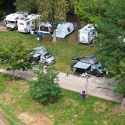 Unsere zwei Plätze auf dem Campingplatz