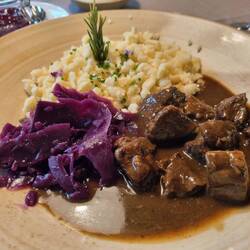 Meine Wildsaison hat gestartet. Gamsgulasch, mmh!