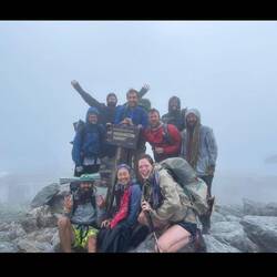 Maren war bei ihrem AT hike in 2021 auch auf diesem Gipfel-gleich schlechtes Wetter