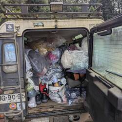 Auto voll mit Klamotten