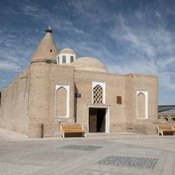 Das Chashmai Ayub Mausoleum