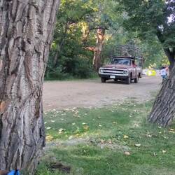 Fuhr Abends über dem Campingplatz