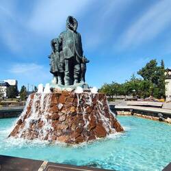Denkmal der "Golden Heart Plaza"