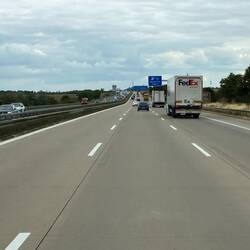 Autobahn Richtung Osten, Dresden, wenig Verkehr...dann Richtung Berlin schon dichter🚗🚚🛻🚛🚙