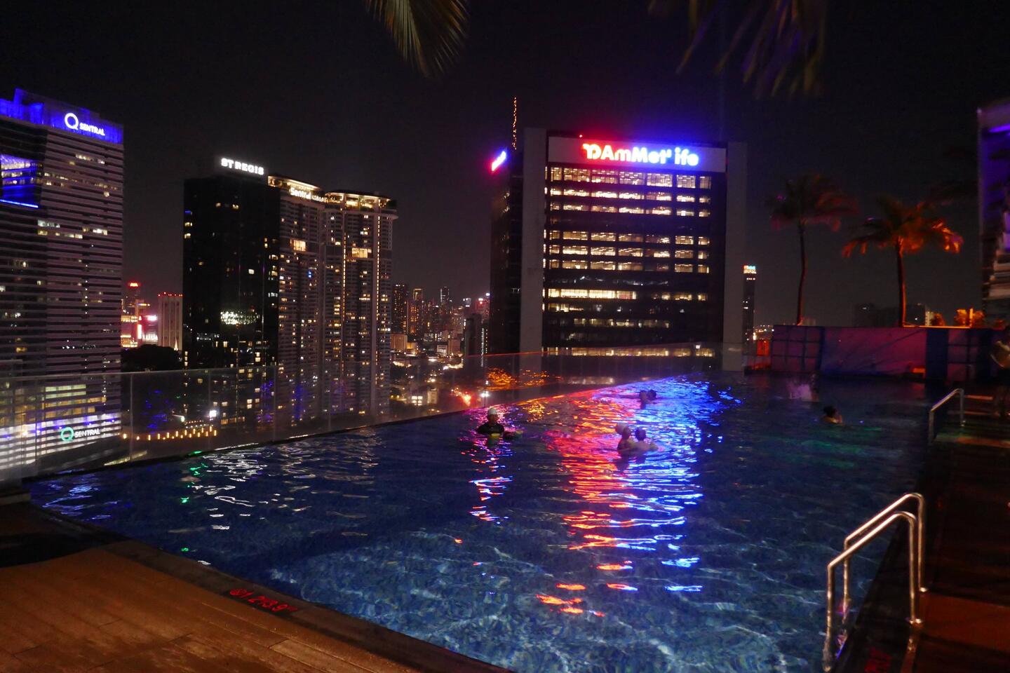 33rd floor infinity pool